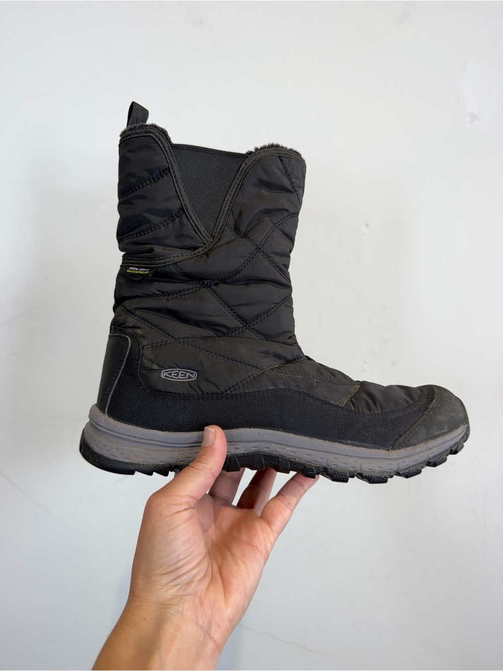 Keen Women's Black Winter & Rain Boot, Size 9.5